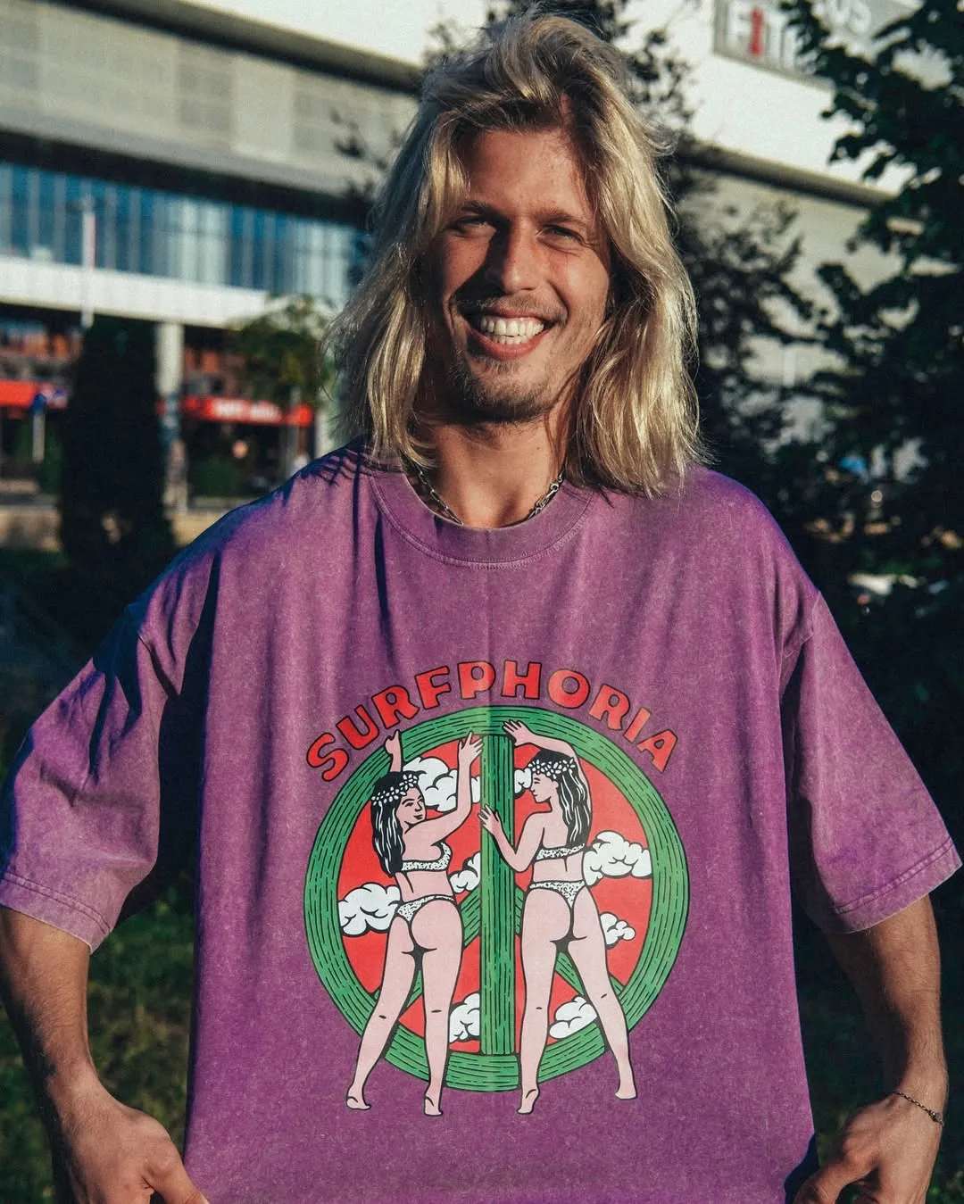 Футболка с полноцветным DTF-принтом — ретро-иллюстрация для серф-бренда Surfphoria